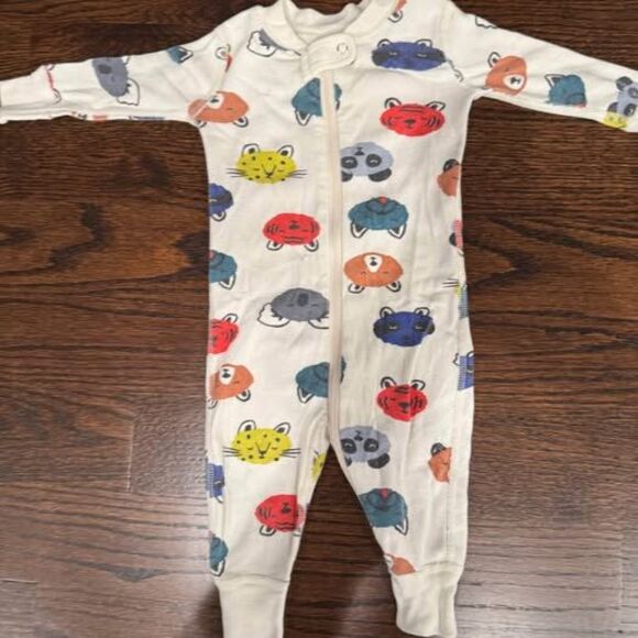 Hanna Andersson pajamas- size 60 (3-6m) - Picture 2 of 3